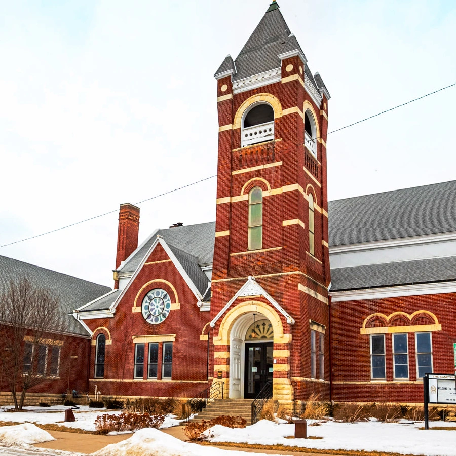 Image of the outside of Cappella Performing Arts Center, a historic building that used to be a church in La Crosse, Wisconsin.